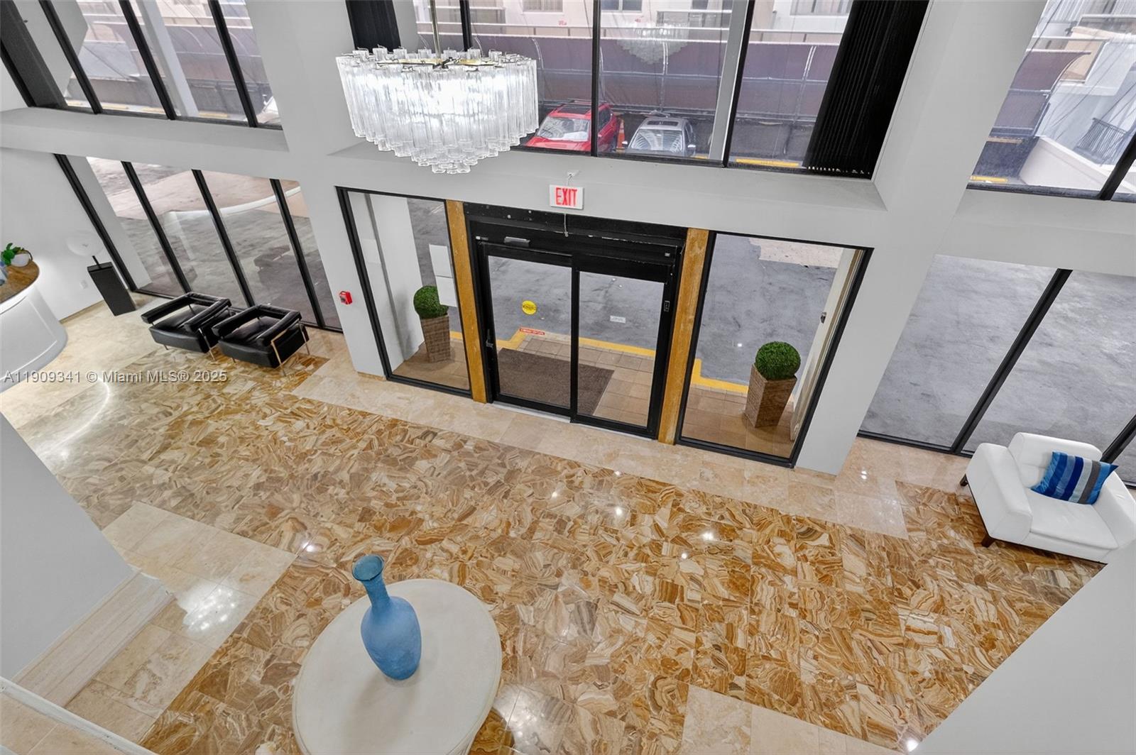 LE TRIANON CONDO - Residential Lease