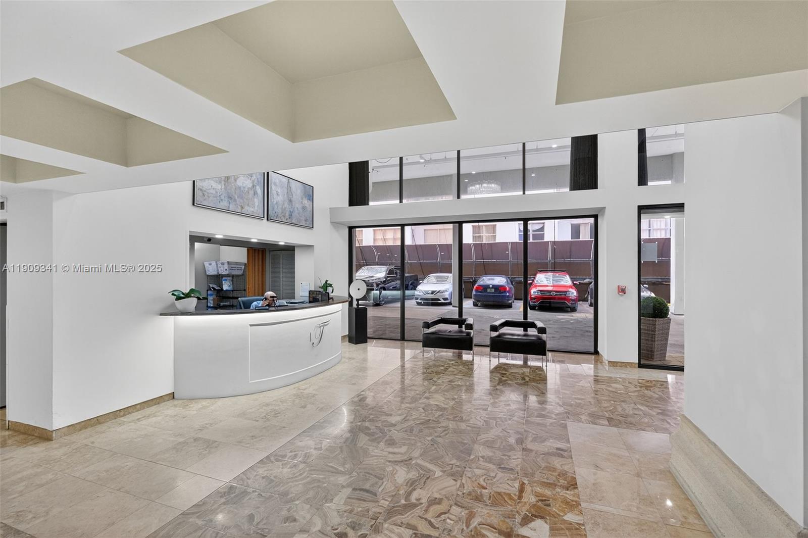 LE TRIANON CONDO - Residential Lease