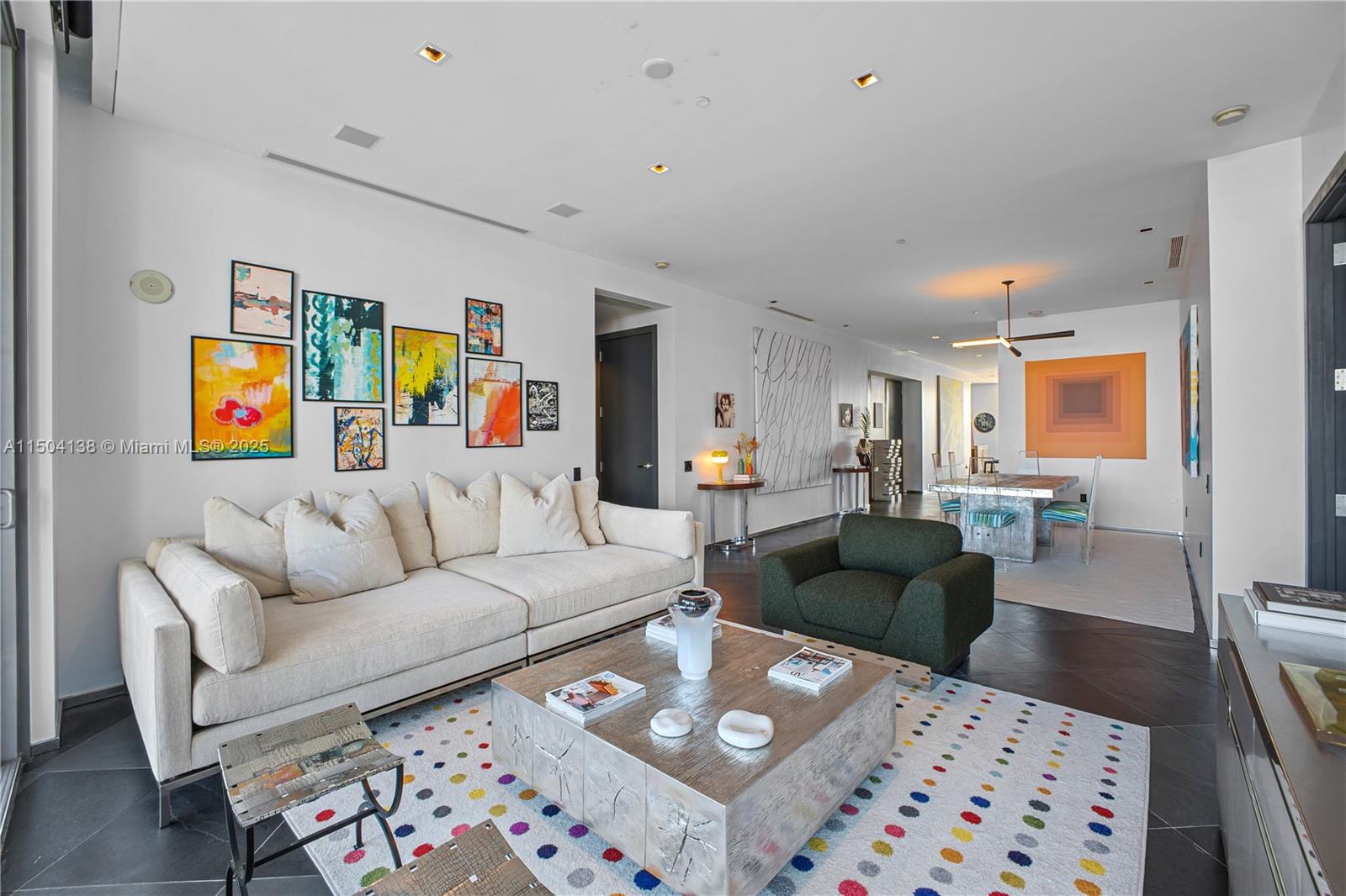 APOGEE CONDO - Residential