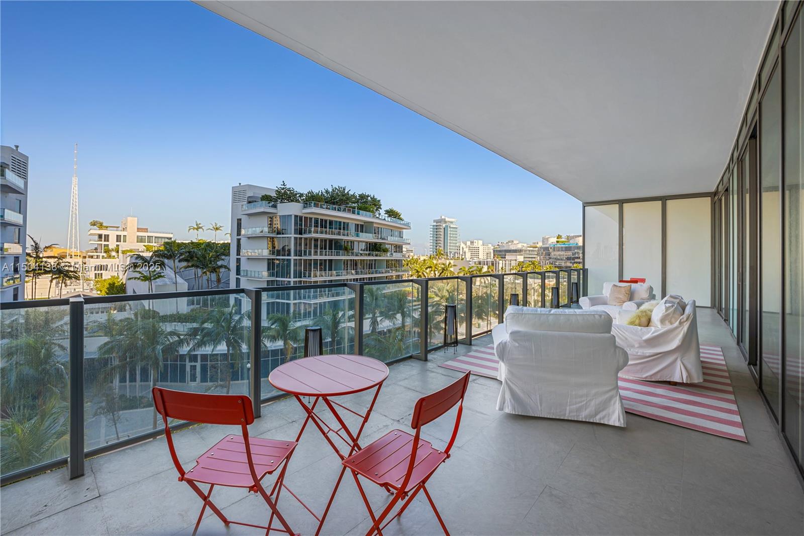 APOGEE CONDO - Residential