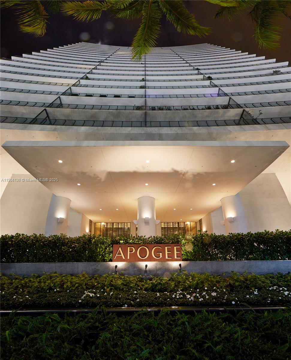 APOGEE CONDO - Residential