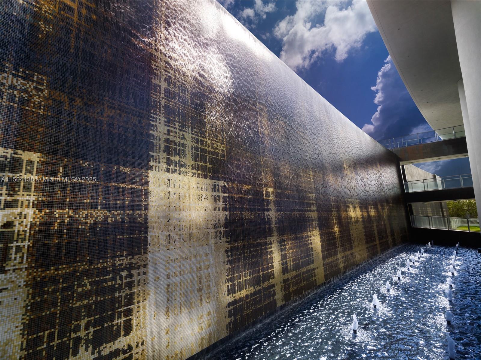 APOGEE CONDO - Residential