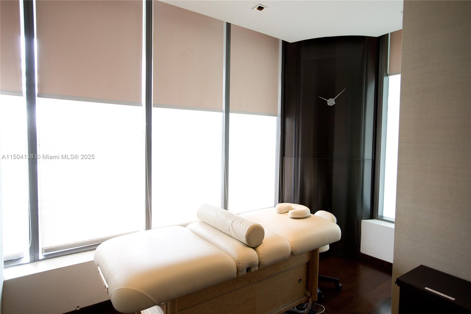 APOGEE CONDO - Residential