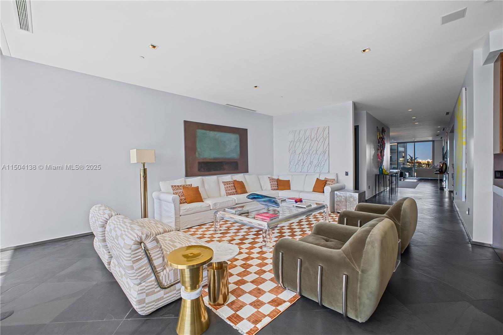 APOGEE CONDO - Residential