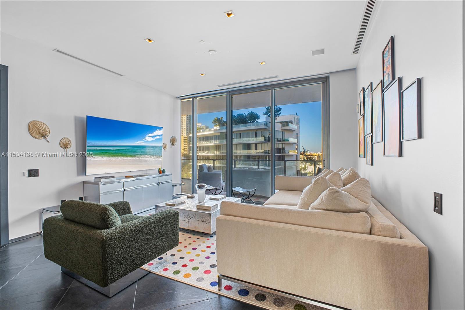 APOGEE CONDO - Residential