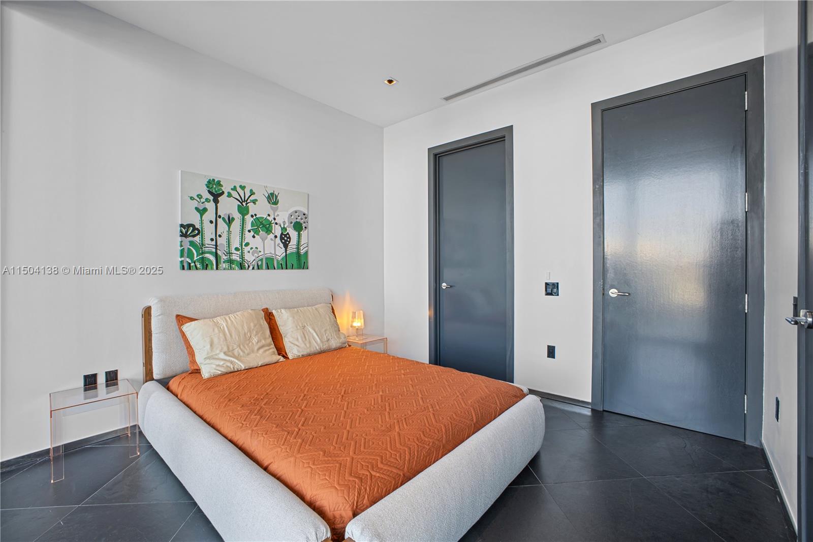 APOGEE CONDO - Residential