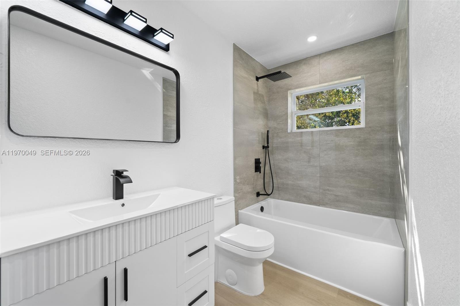 LIBERIA - Residential