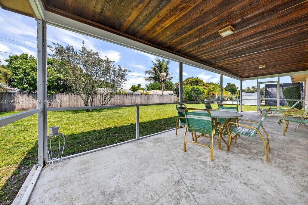 Photo of 7241 NW 10th Pl, Plantation, FL 33313 (MLS # A11991943)