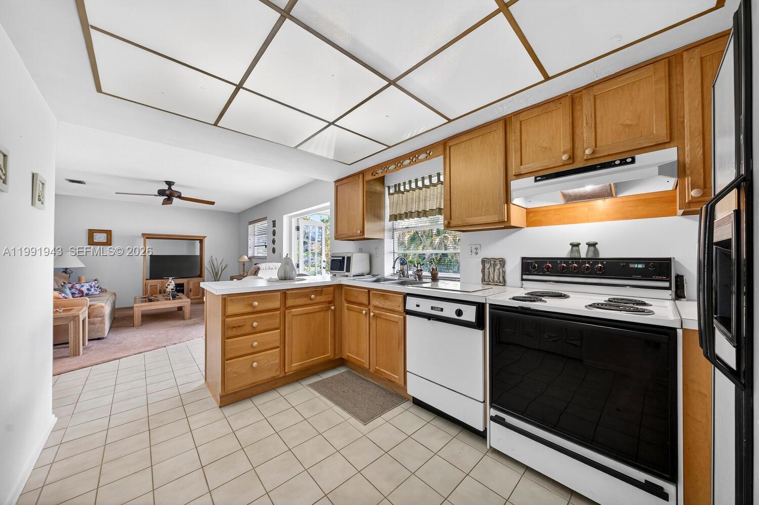 MIRROR LAKE ESTATES SEC F - Residential