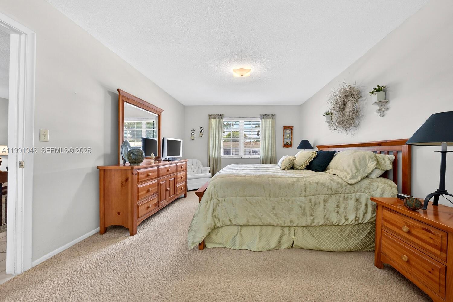 MIRROR LAKE ESTATES SEC F - Residential