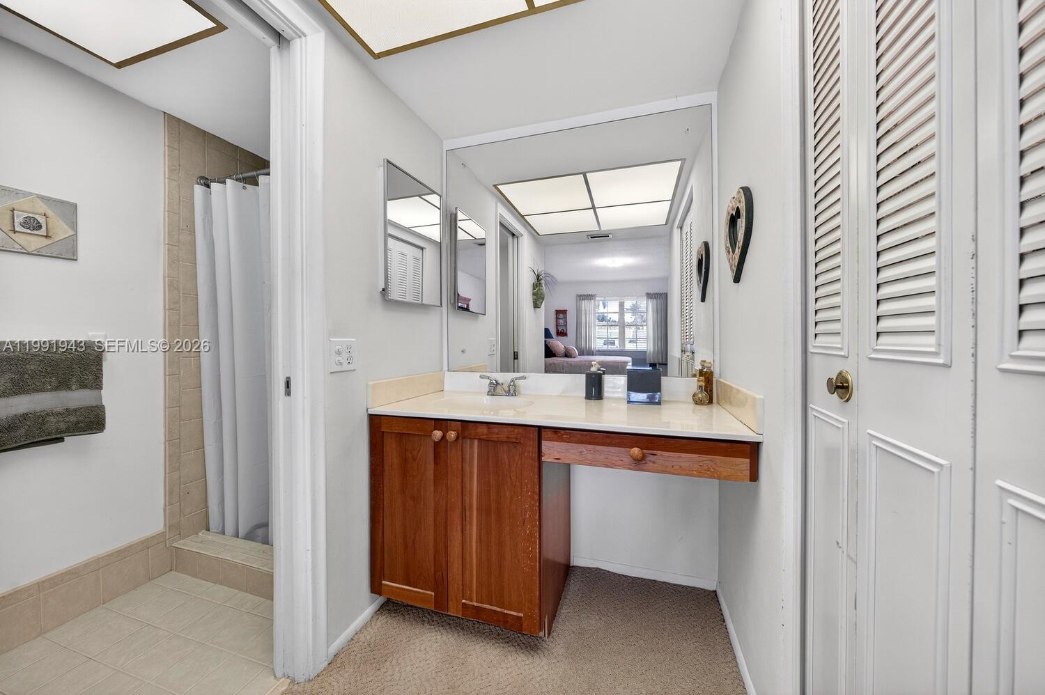 MIRROR LAKE ESTATES SEC F - Residential