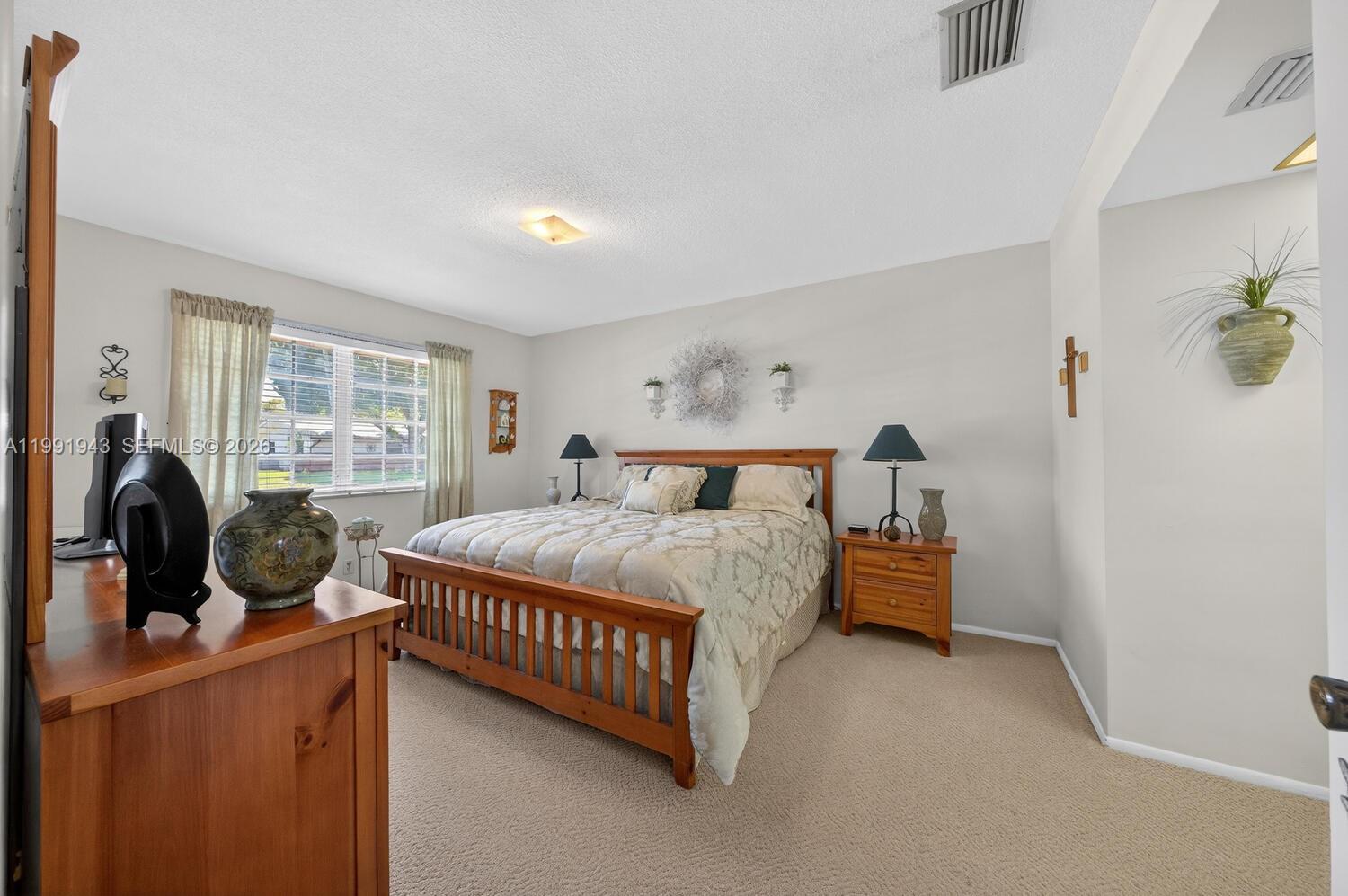 MIRROR LAKE ESTATES SEC F - Residential