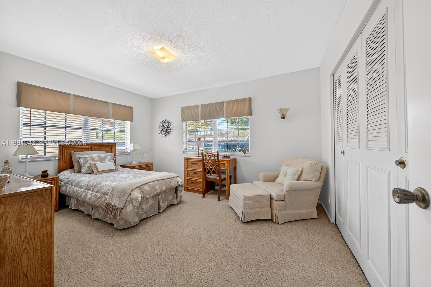 MIRROR LAKE ESTATES SEC F - Residential