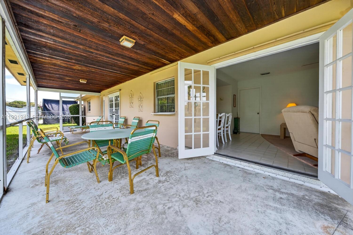 MIRROR LAKE ESTATES SEC F - Residential