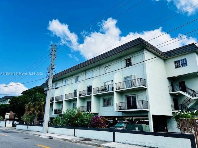 5731 Nw 37th St 206, Virginia Gardens, Miami-Dade County, Florida - 1 Bedrooms  
2 Bathrooms - 