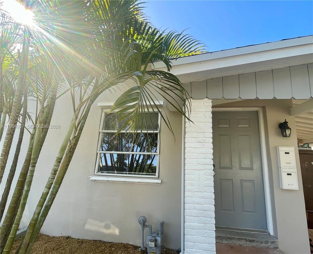 Photo of 1329 NE 16th Ave #0, Fort Lauderdale, FL 33304 (MLS # A11964937)