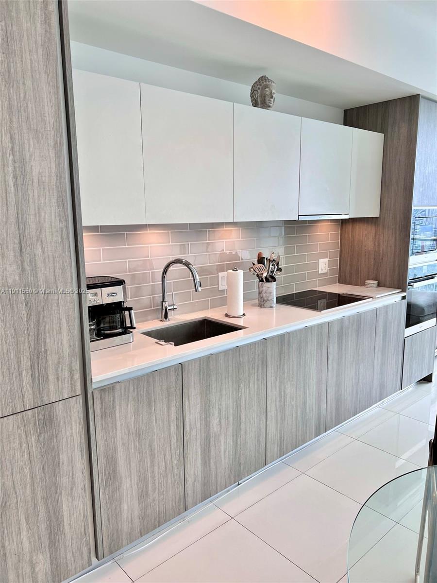 BISCAYNE BEACH CONDO - Residential Lease