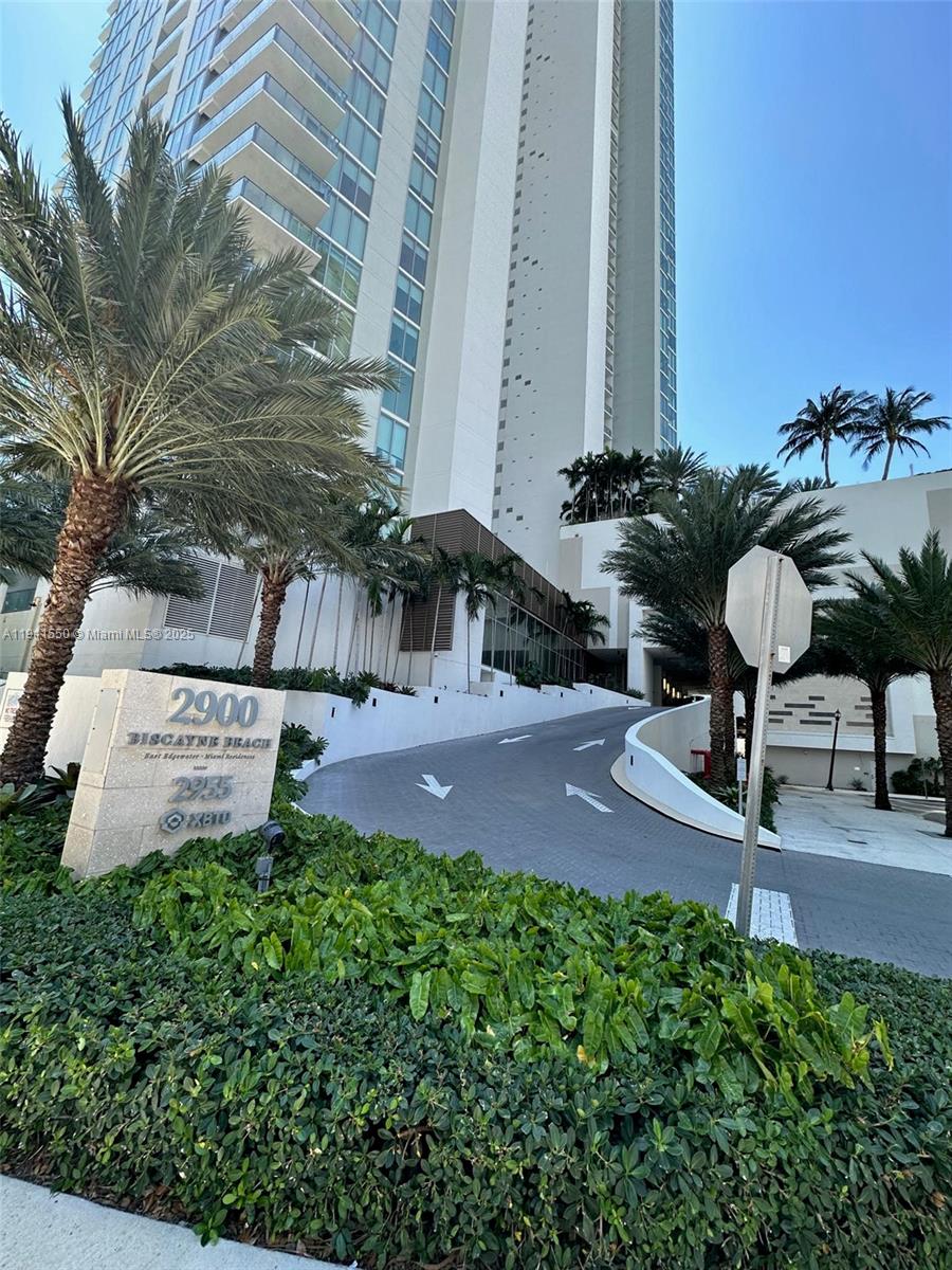 BISCAYNE BEACH CONDO - Residential Lease