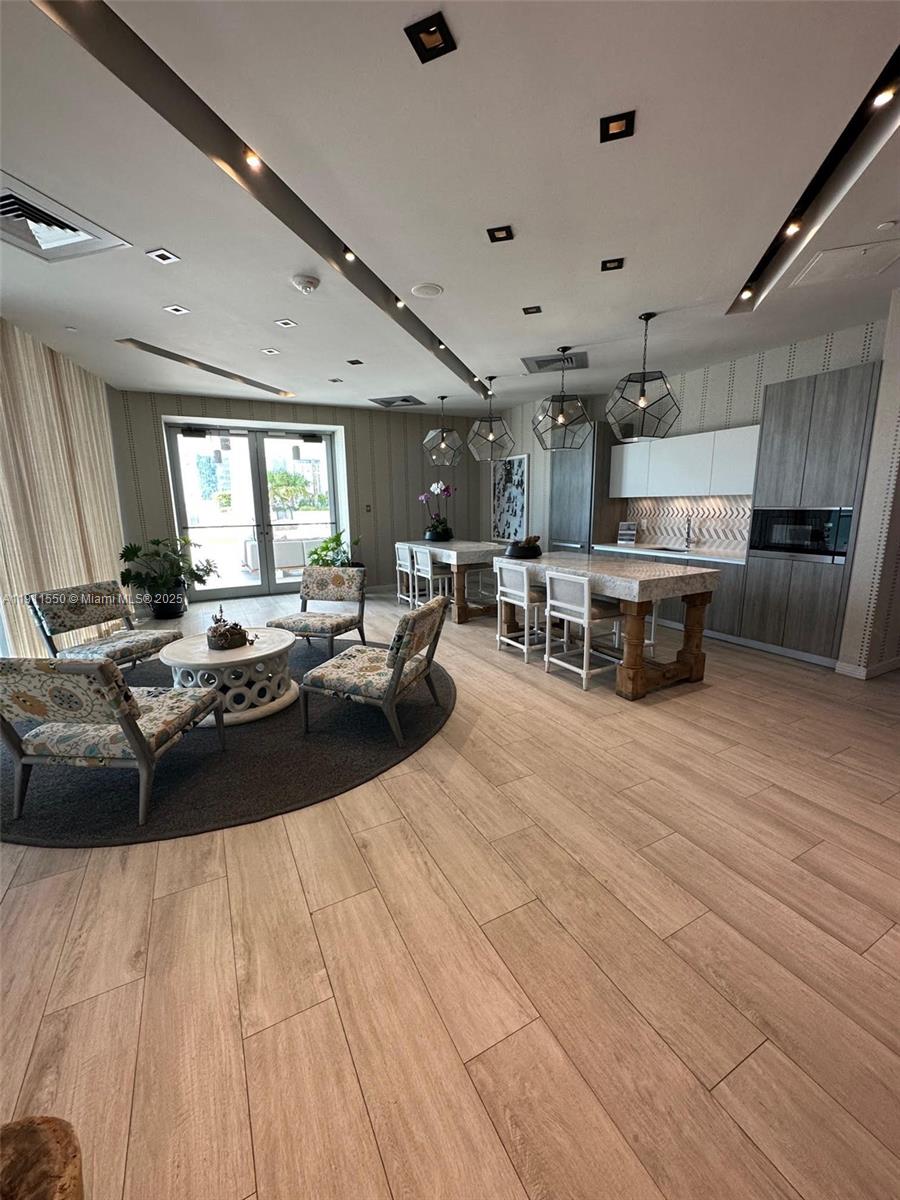 BISCAYNE BEACH CONDO - Residential Lease