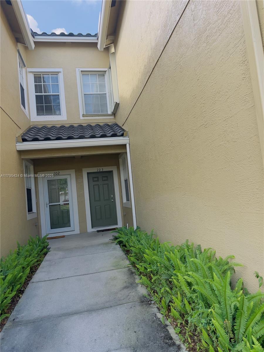 LEXINGTON LAKES - Residential