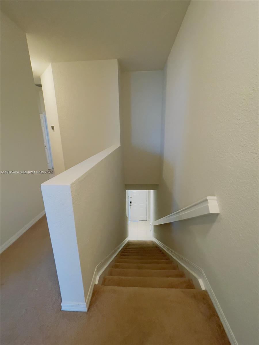 LEXINGTON LAKES - Residential