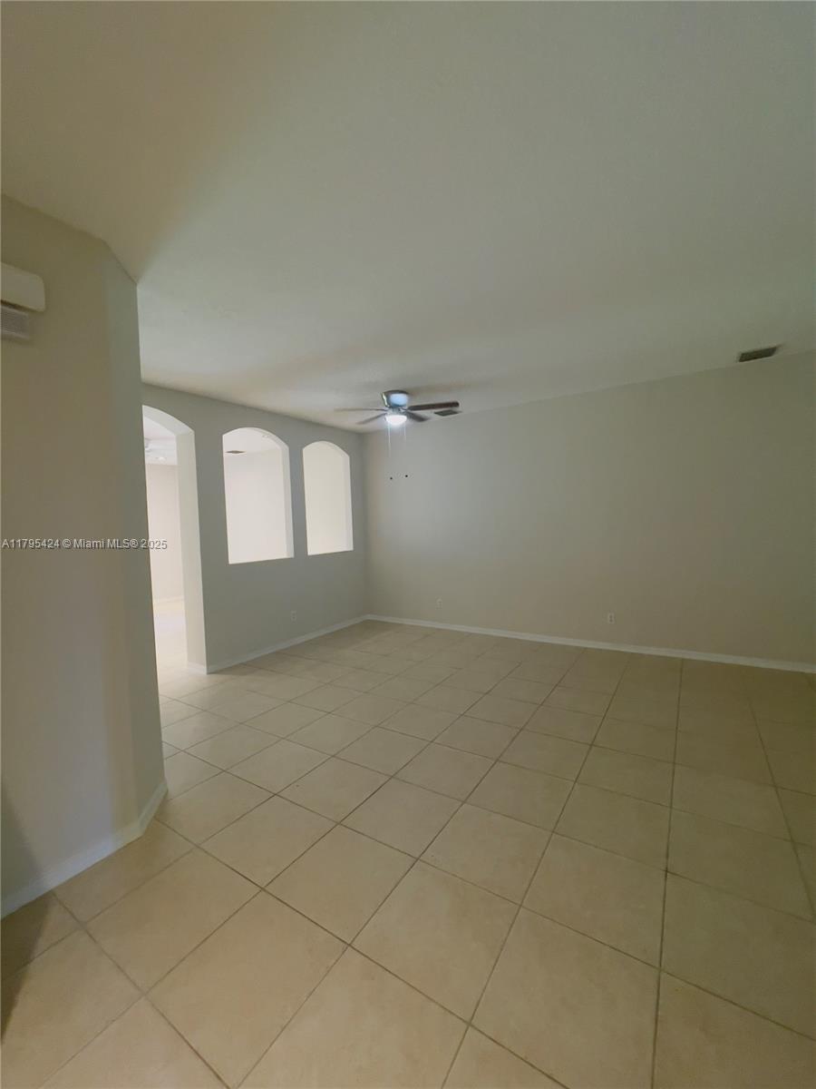 LEXINGTON LAKES - Residential