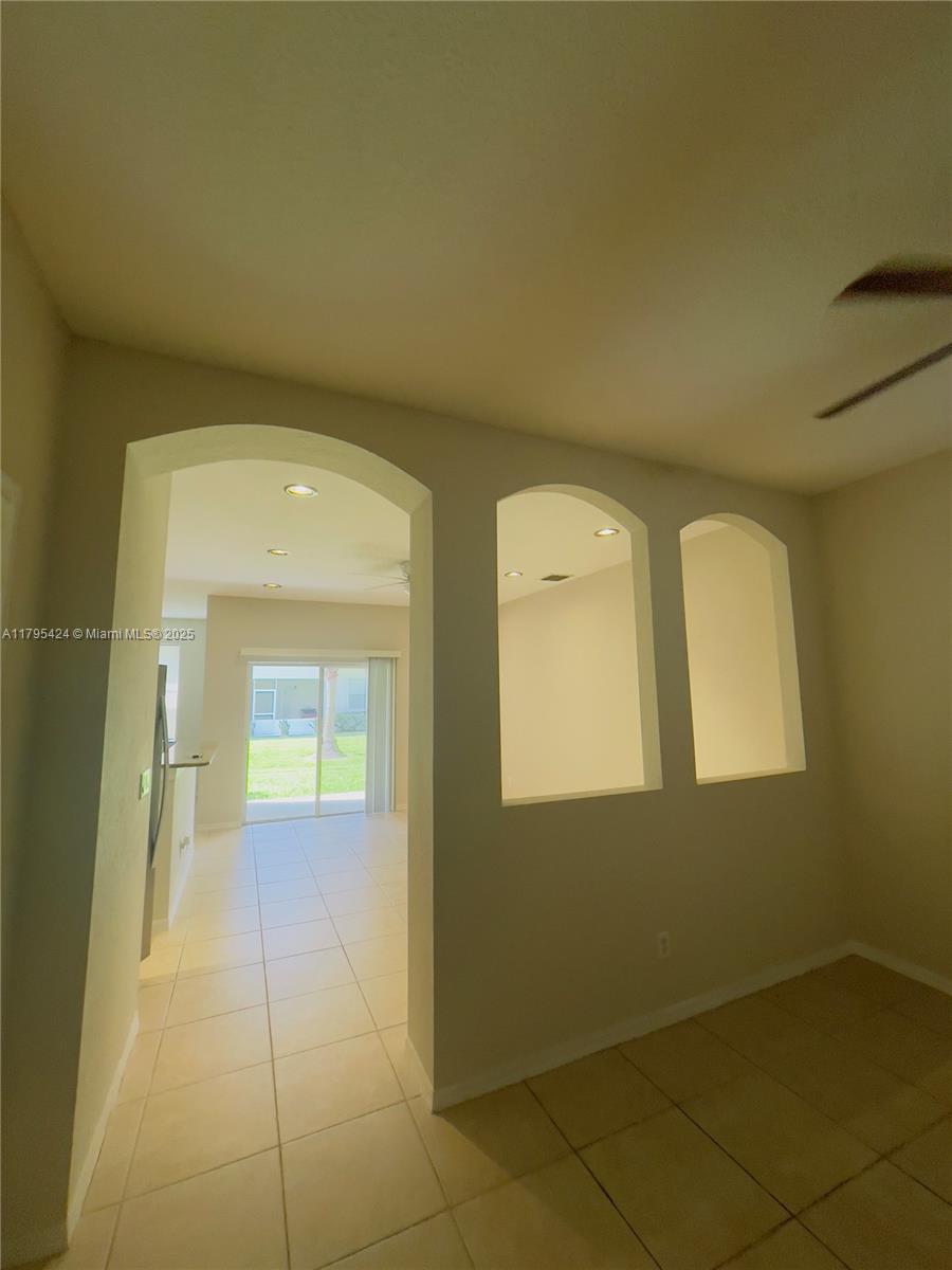 LEXINGTON LAKES - Residential