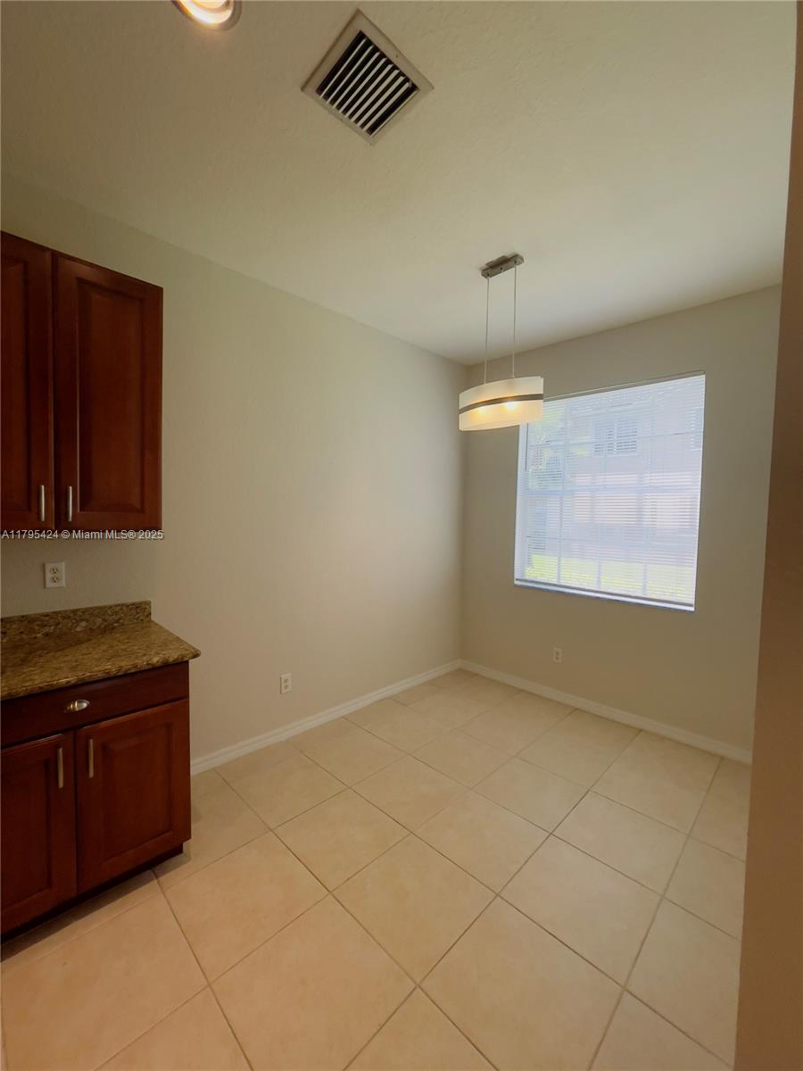 LEXINGTON LAKES - Residential