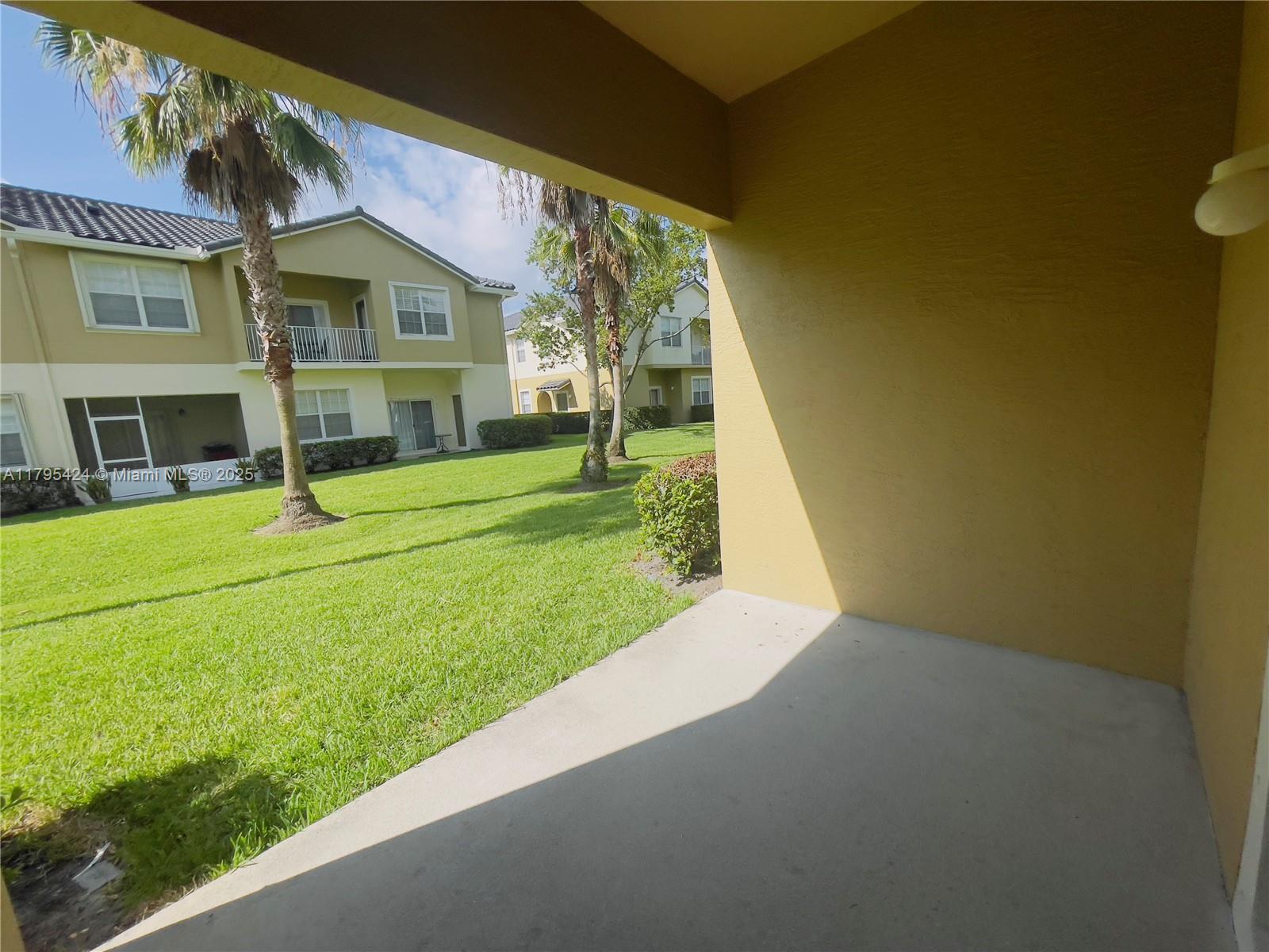 LEXINGTON LAKES - Residential