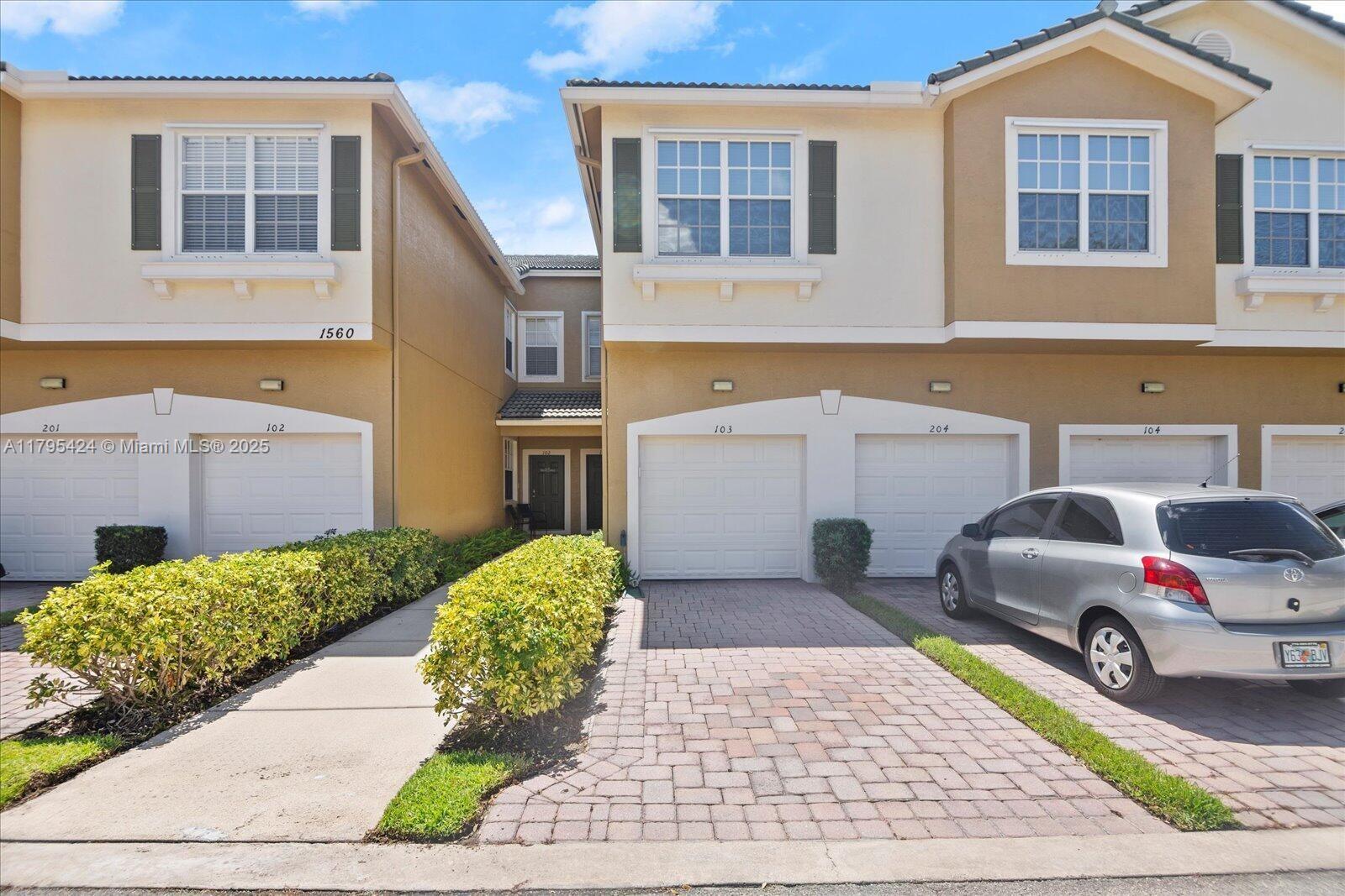 Property for Sale at 1560 Se Wilshire Pl 103, Stuart, Martin County, Florida - Bedrooms: 3 
Bathrooms: 3  - $365,000