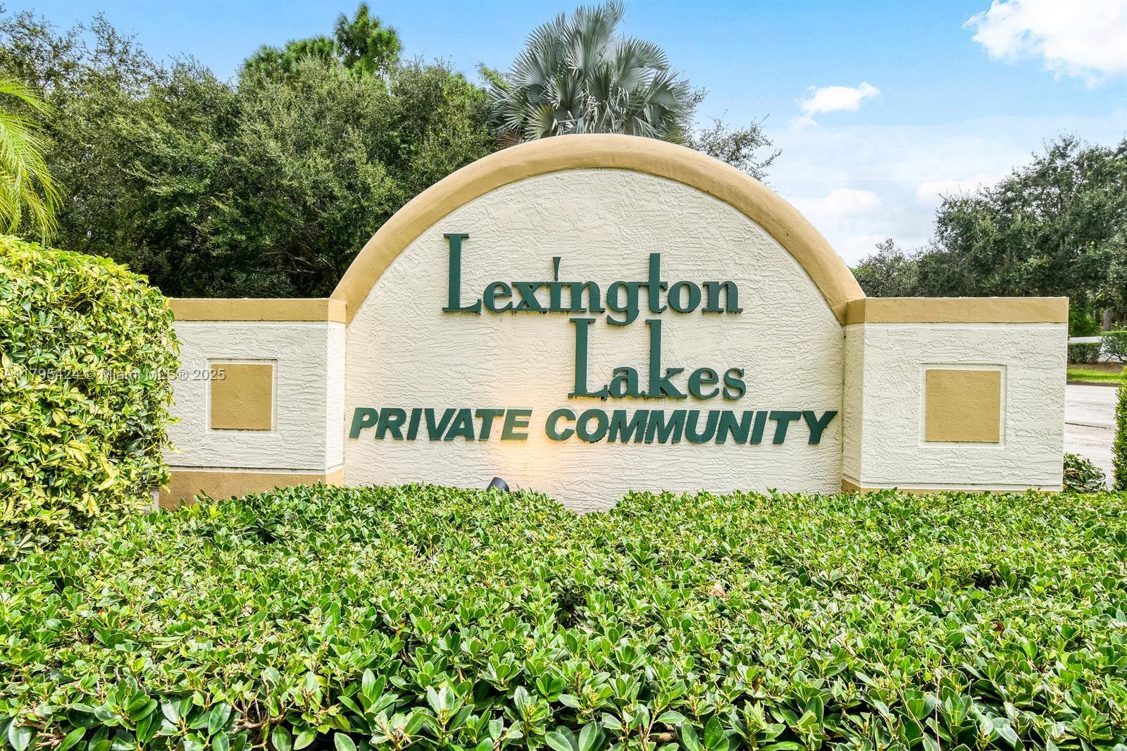 LEXINGTON LAKES - Residential