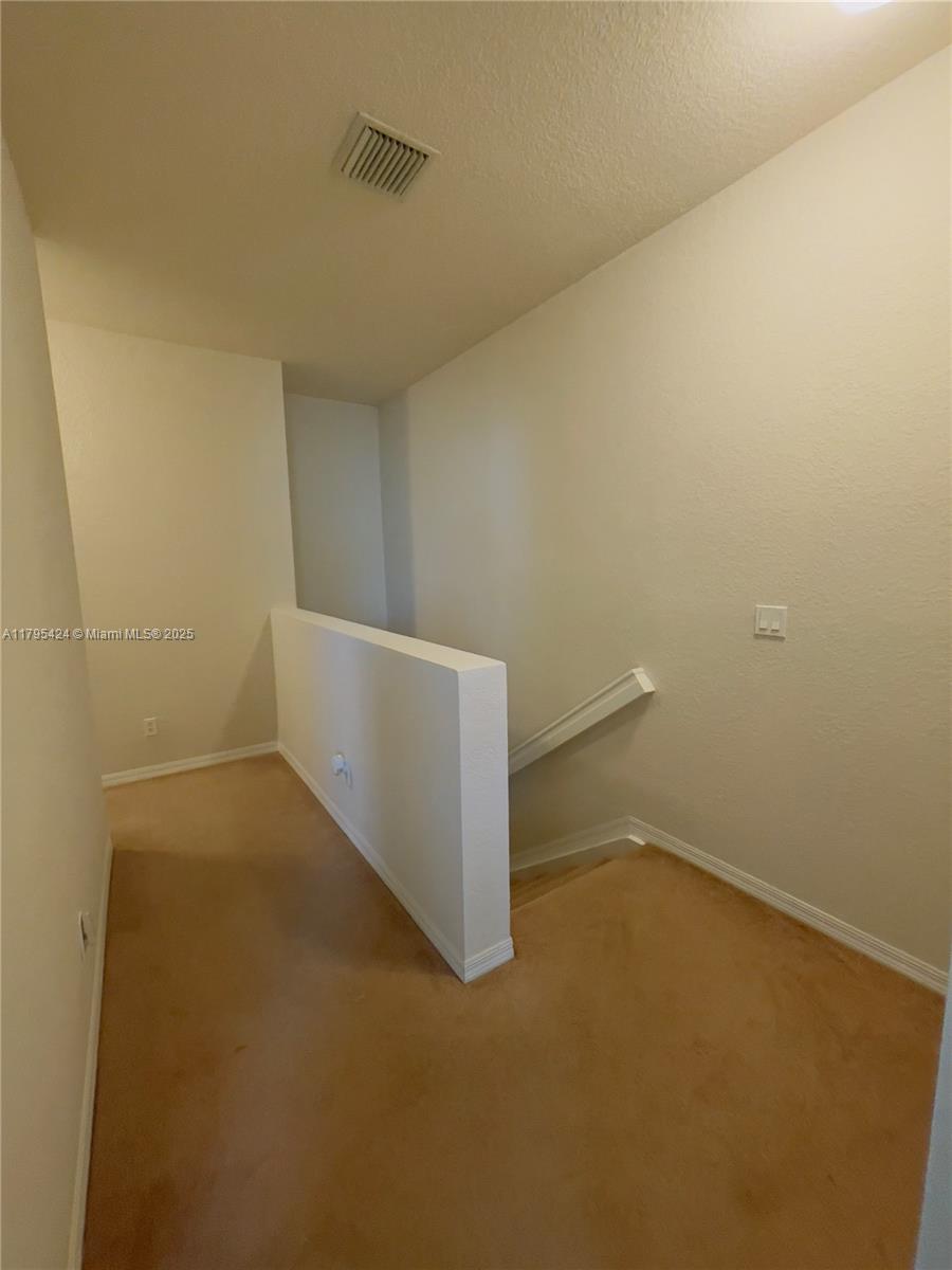 LEXINGTON LAKES - Residential