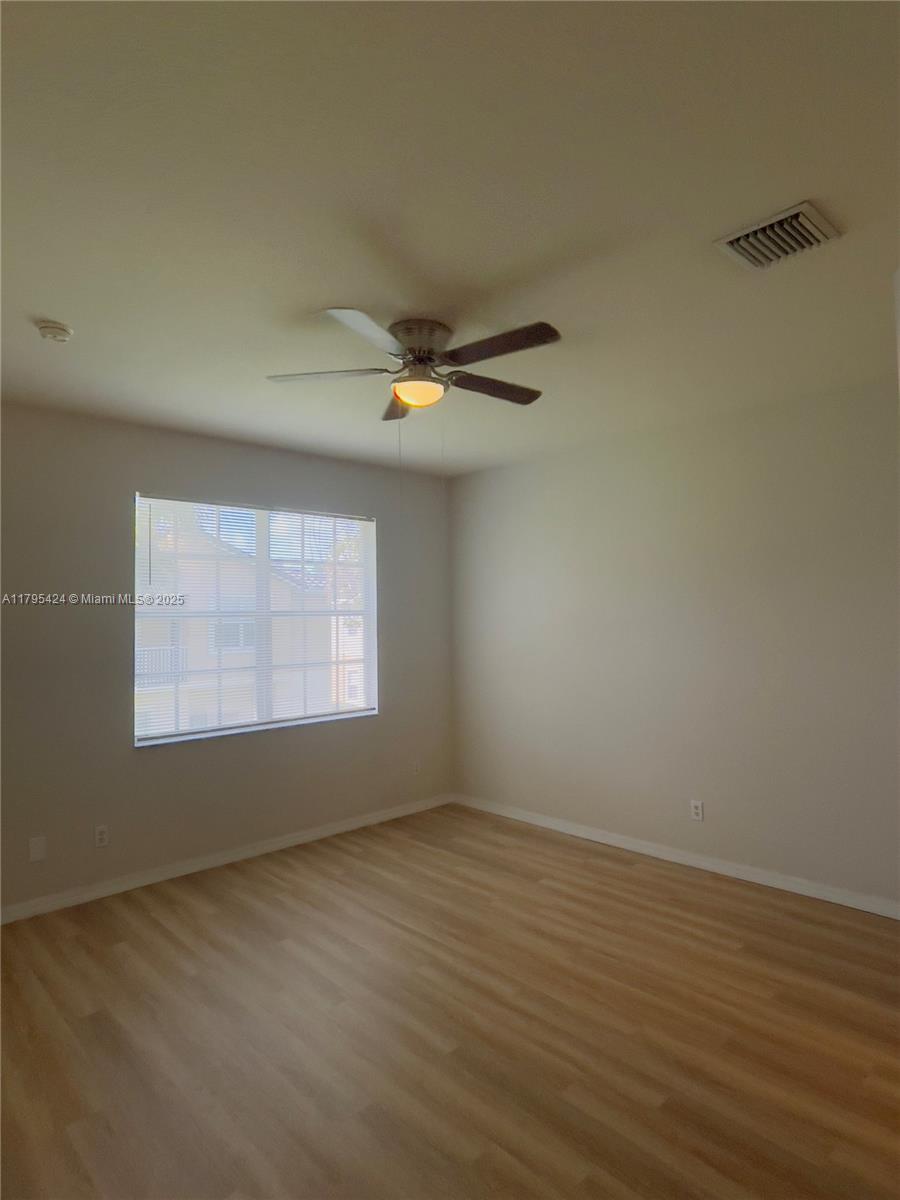 LEXINGTON LAKES - Residential