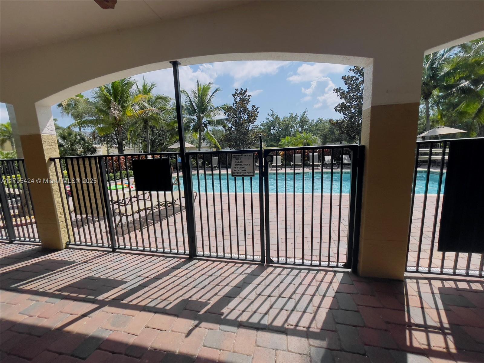 LEXINGTON LAKES - Residential