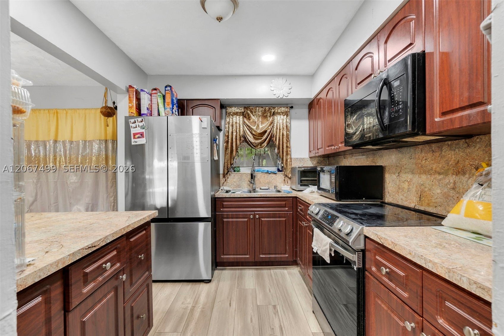 6921 Taylor St, Hollywood FL 33024