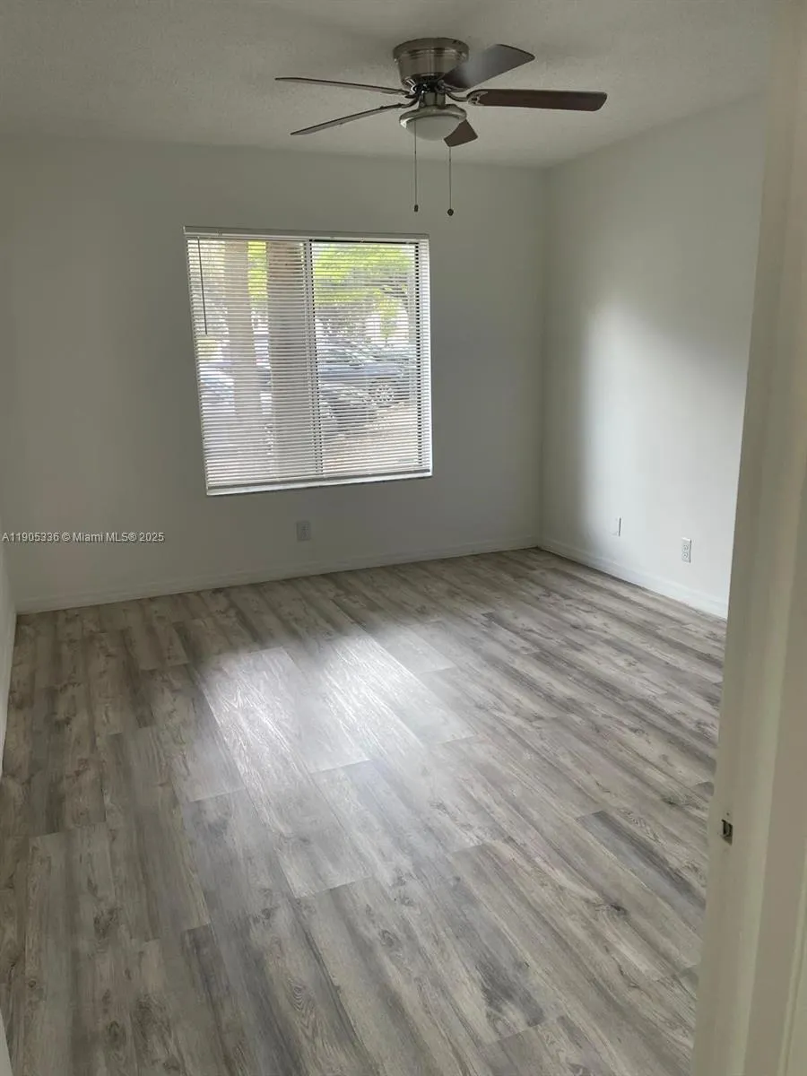 Miami, Florida 33186, United States, 2 Bedrooms Bedrooms, ,1 BathroomBathrooms,Residential,Active,235978