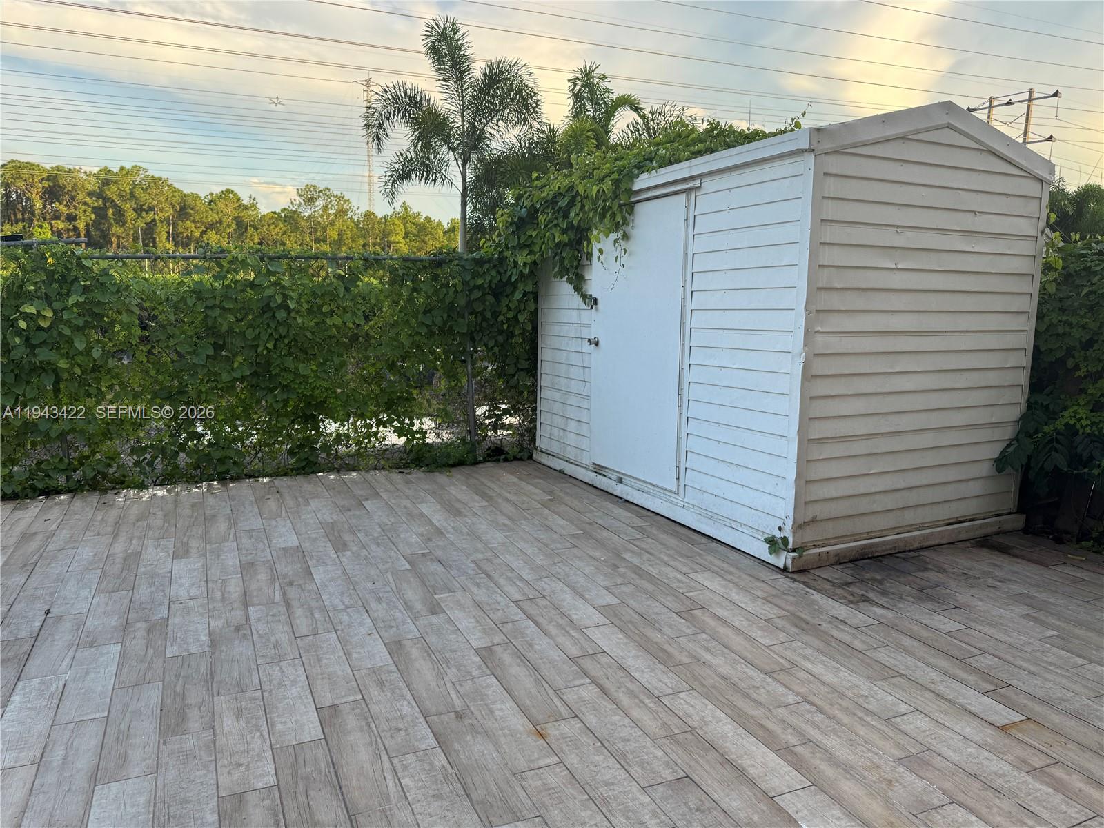 VISTA ALEGRE TOWNHOMES VI - Residential