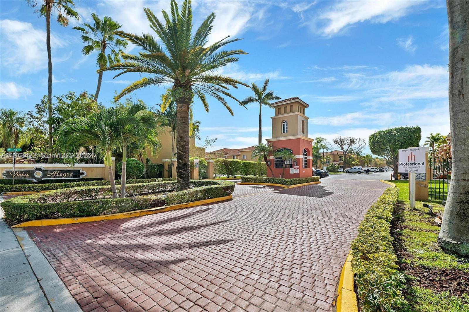 VISTA ALEGRE TOWNHOMES VI - Residential