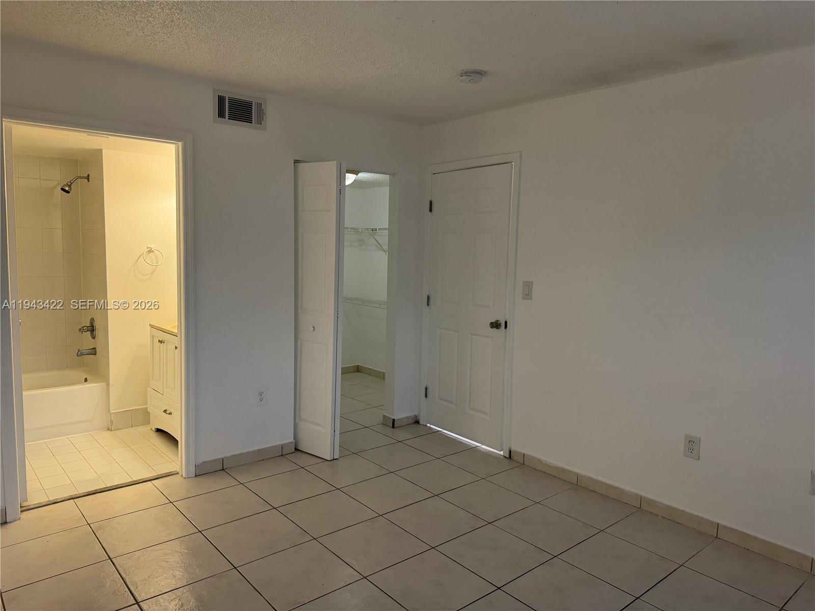 VISTA ALEGRE TOWNHOMES VI - Residential