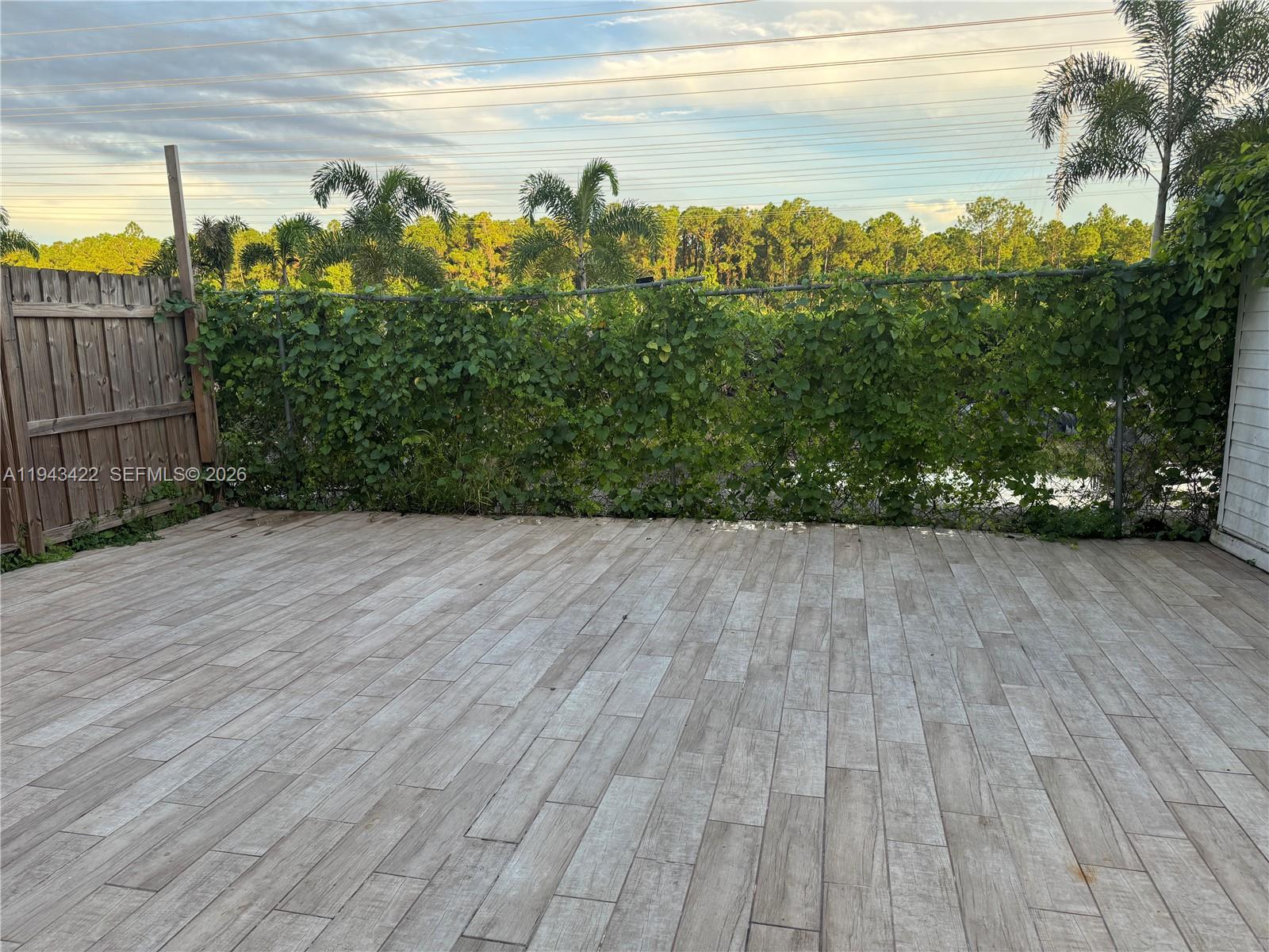 VISTA ALEGRE TOWNHOMES VI - Residential