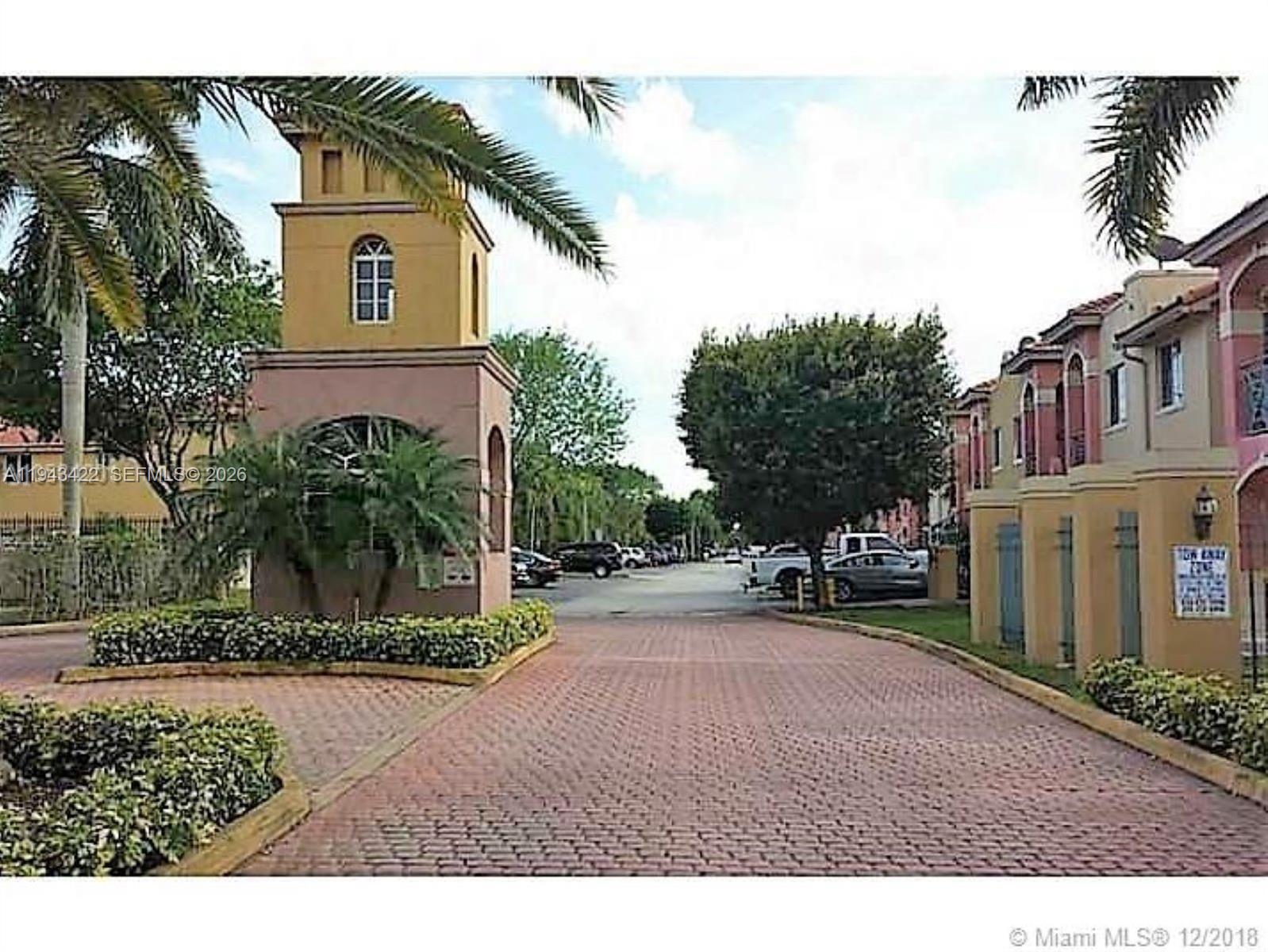 VISTA ALEGRE TOWNHOMES VI - Residential