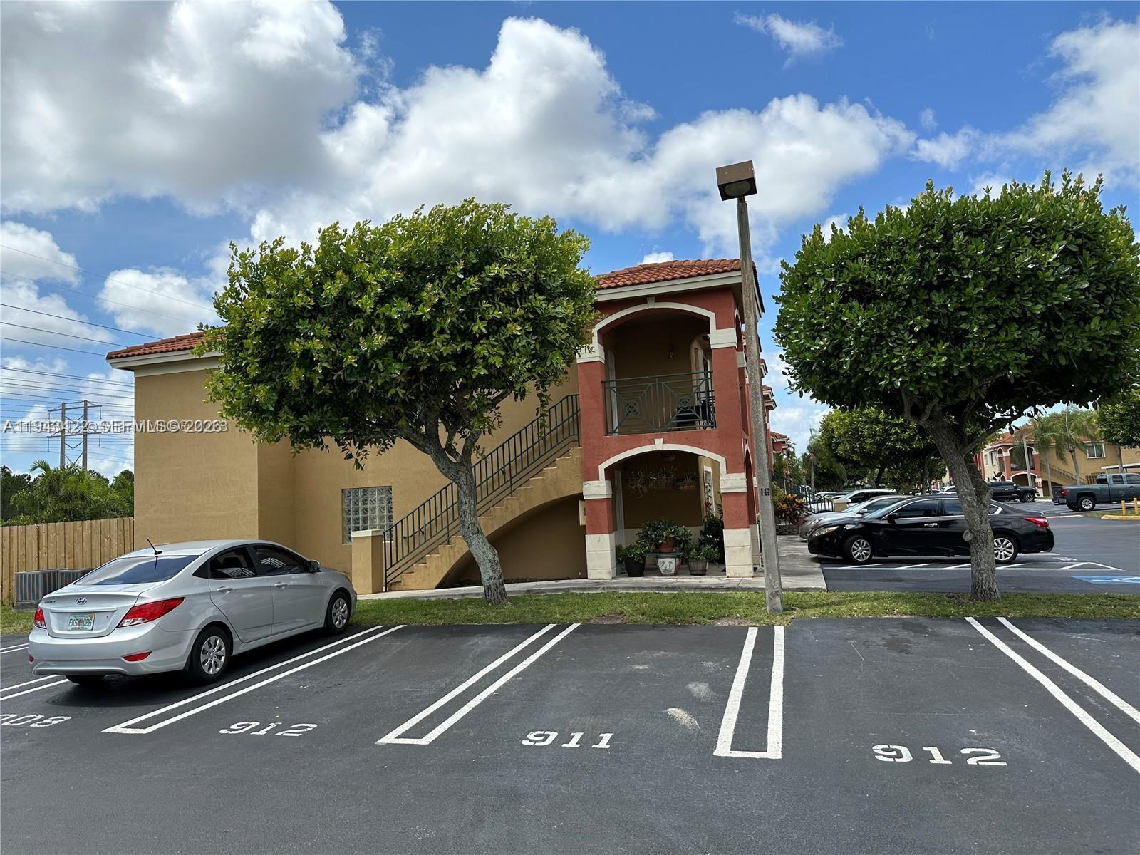 VISTA ALEGRE TOWNHOMES VI - Residential