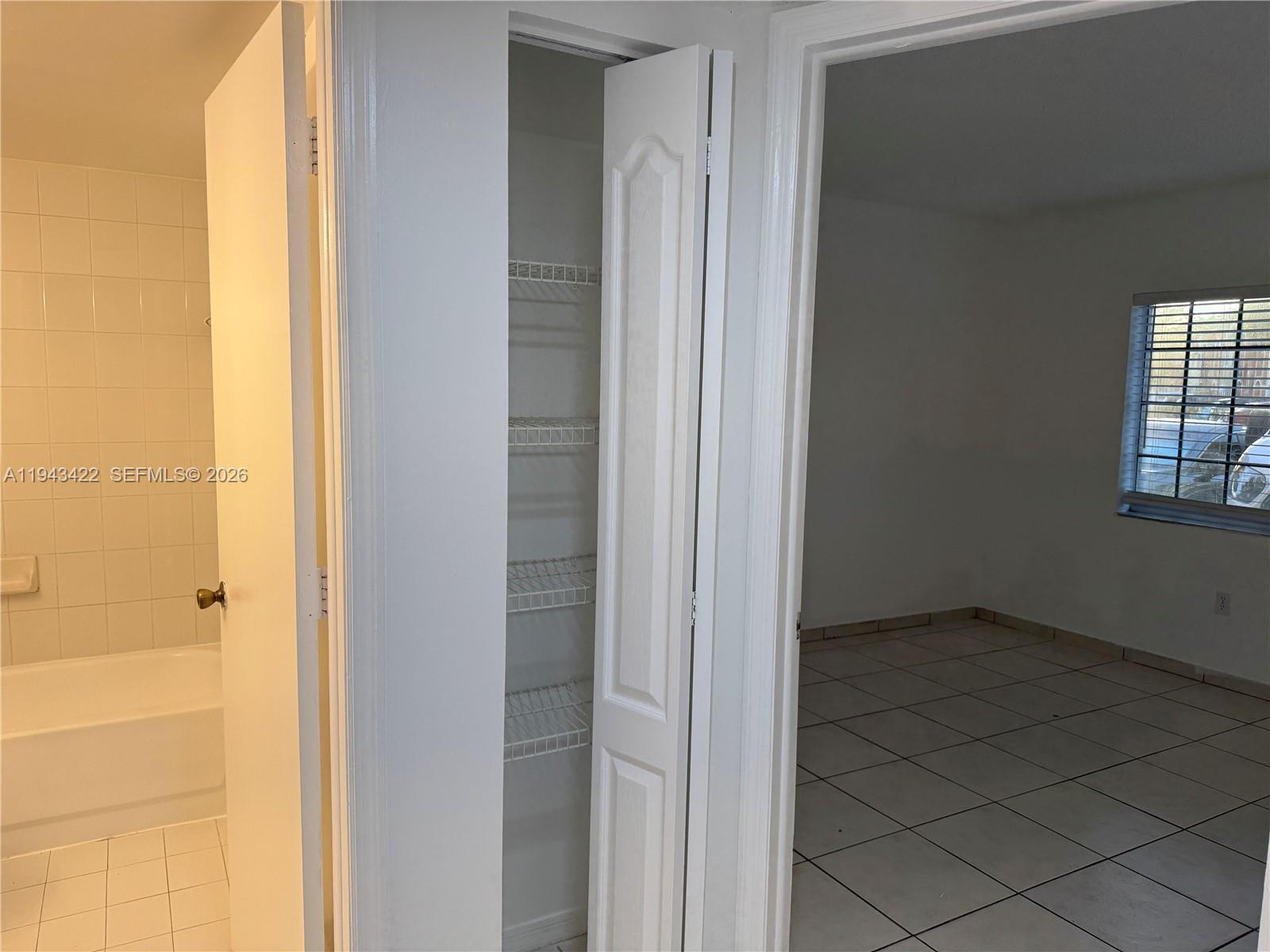 VISTA ALEGRE TOWNHOMES VI - Residential