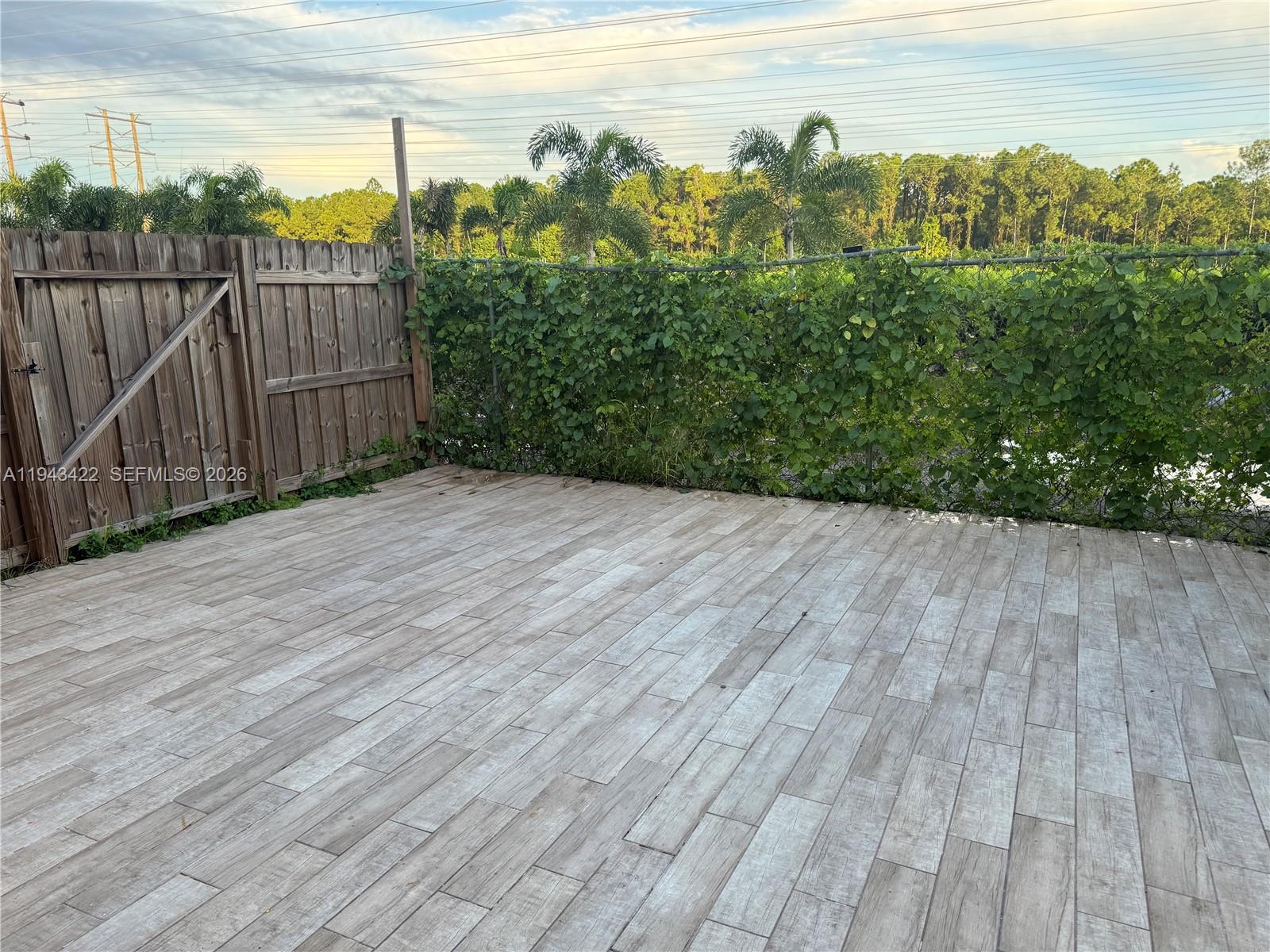 VISTA ALEGRE TOWNHOMES VI - Residential