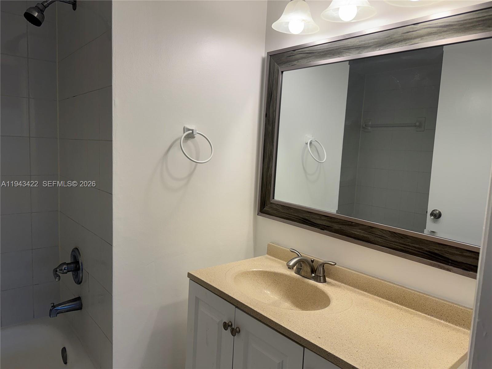 VISTA ALEGRE TOWNHOMES VI - Residential