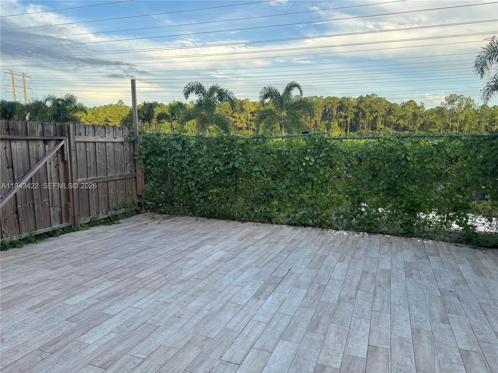 VISTA ALEGRE TOWNHOMES VI - Residential