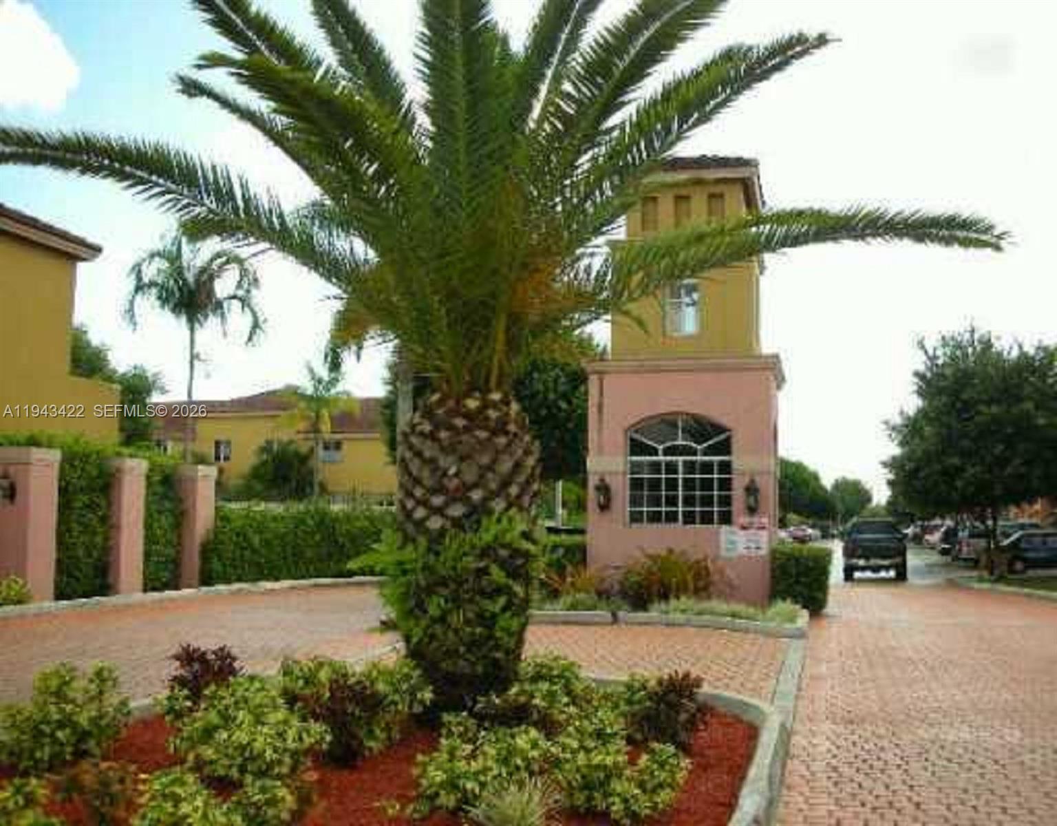 VISTA ALEGRE TOWNHOMES VI - Residential