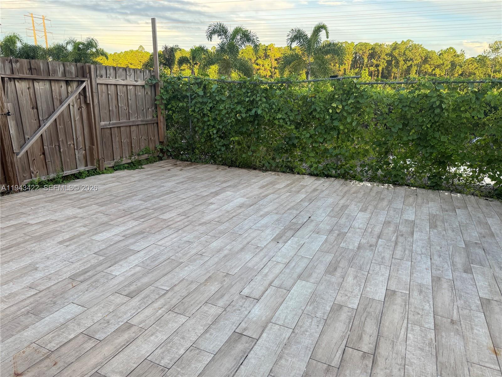 VISTA ALEGRE TOWNHOMES VI - Residential