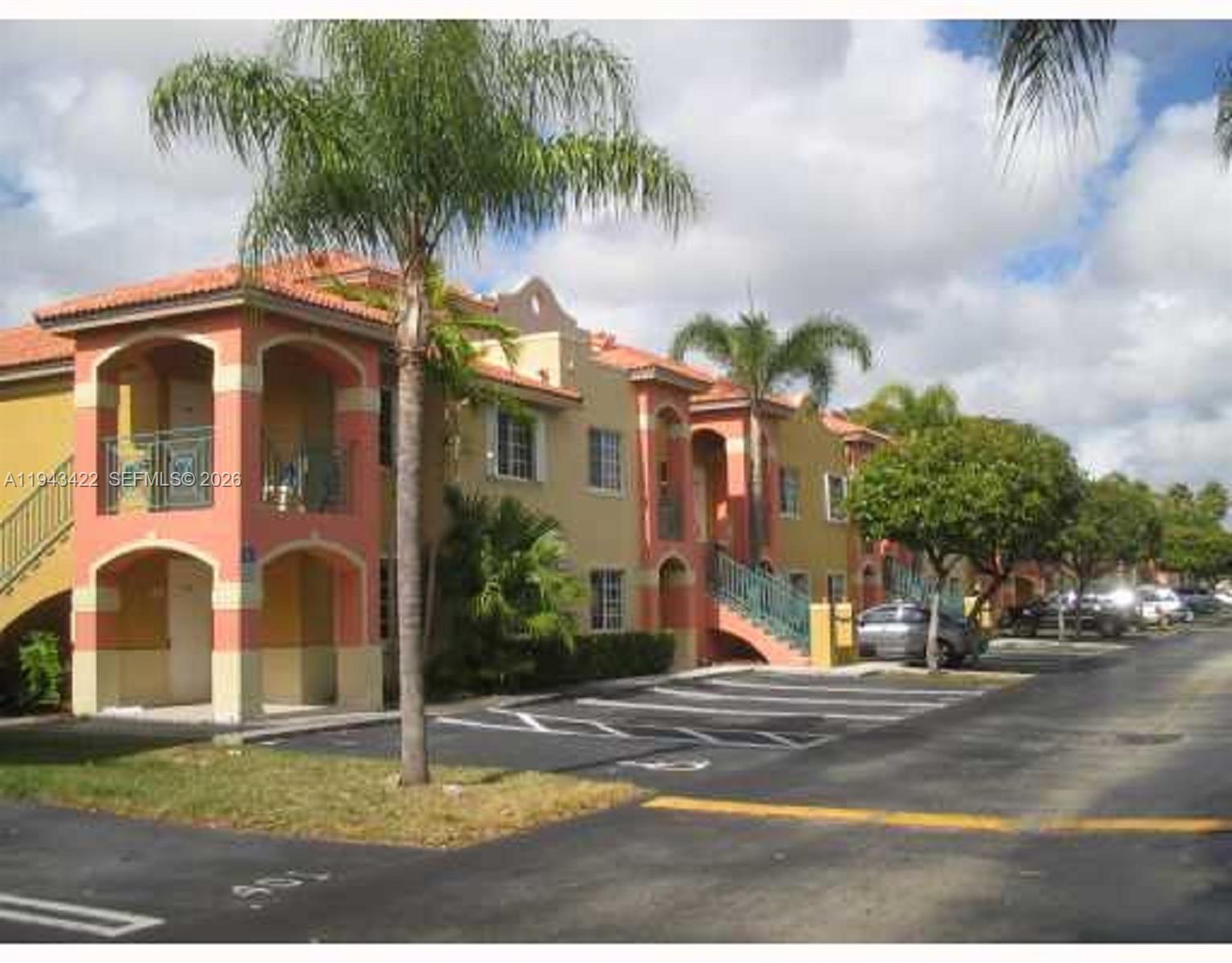 VISTA ALEGRE TOWNHOMES VI - Residential