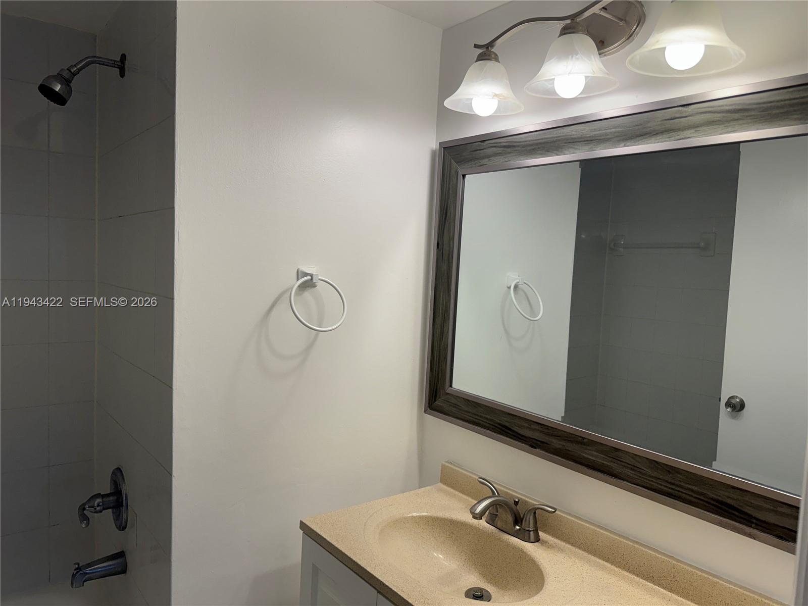 VISTA ALEGRE TOWNHOMES VI - Residential